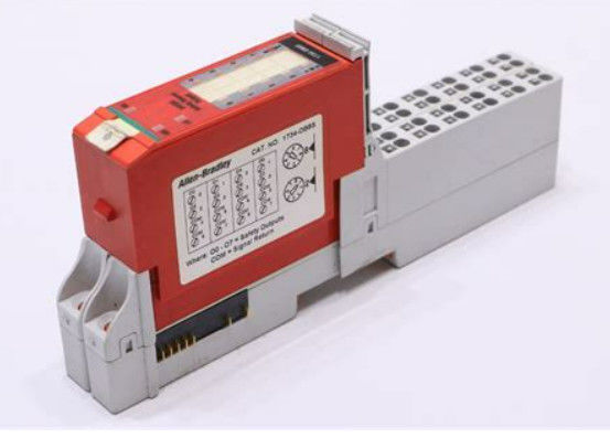 24VDC Allen Bradley 1734-OB8S Point d'entrée/sortie de sécurité du module d'entrée/sortie huit canaux de sortie de courant