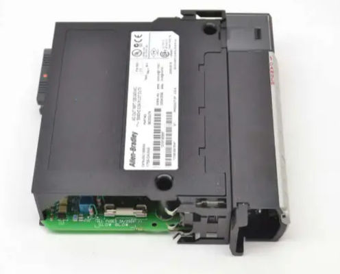 1756-OA16 Allen Bradley ControlLogix Module de régulation de 16 points 120 à 140 volts CA