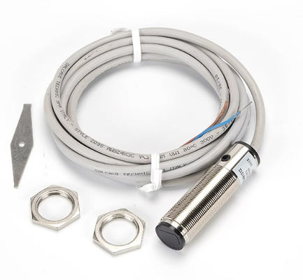 SICK VTF18-4N1212 Capteurs photoélectriques cylindriques de 18 mm x 18 mm x 63,6 mm