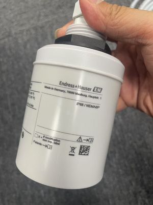 Capteur ultrasonique Endress Hauser FDU91-RGZAA pour la mesure du niveau et du débit pour la connexion à FMU9x