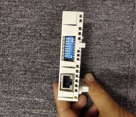 ABB RETA-01La série R RETA-01 est un module d'adaptateur Ethernet à un port prenant en charge deux protocoles de communication