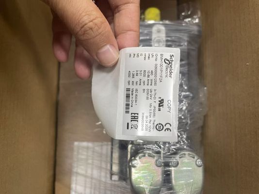 Schneider BMH1001P11F2A Servo moteur avec frein Lexium 32 3.3Nm 6000rpm Arbre clés IP54 128 bits Encodeur