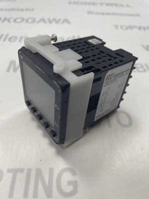 Omron E5CC-QX2A M-800 régulateur de température PID monté sur panneau avec 16 sorties numériques 0,4 kg