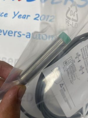 Interrupteur de proximité inductif Siemens 3RG4022-0CD00 avec linéarité ±0,2 % de la plage et protection IP66/67