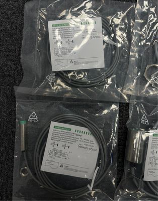 Interrupteur inductif Siemens 3RG4014-0CD00 avec protection contre la pénétration IP66/67 et une plage de mesure maximale de 1300 mbar 522 inH²O