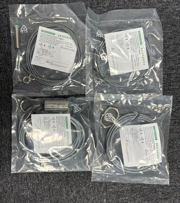 Interrupteur inductif Siemens 3RG4014-0CD00 avec protection contre la pénétration IP66/67 et une plage de mesure maximale de 1300 mbar 522 inH²O