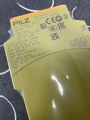 PILZ  PNOZ X1 Relais de sécurité d'arrêt d'urgence avec action directe et remise 0I12