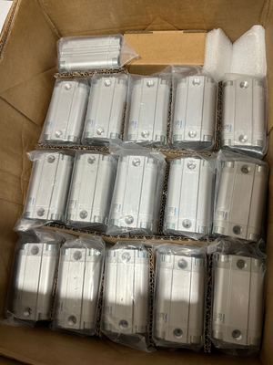 Vérin compact Festo ADVU-32-40-P-A