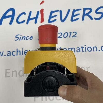 Appuyez sur le bouton d'arrêt d'urgence EATON M22-PVKC11-IY