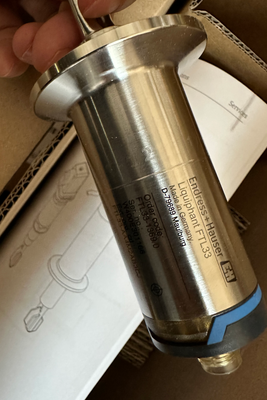 E+H FTL33-1369/0 Commutateur de niveau de fourchette de réglage vibronique hygiénique