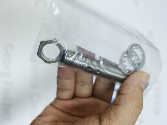 Le détecteur de proximité capacitif BALLUFF BCS M12T4D2-PSM40C-S04G