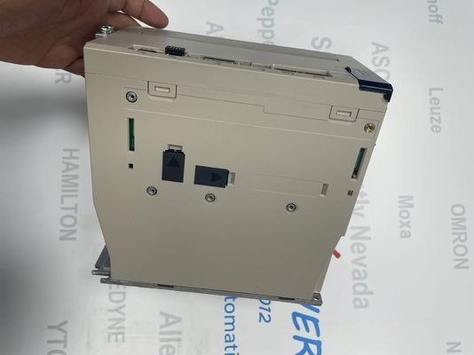 M12 Type de construction Yaskawa SGD7S-180A30B202 Contrôle analogique avec fonctionnalités avancées et dissipation de puissance ≤ 0,7 W