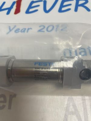 Grippe à trois points Festo HGDD-35-A-G2 Double action Position de montage facultative et protection IP65