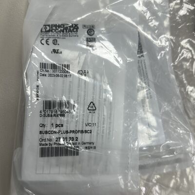 Le connecteur de bus D-SUB doit être équipé d'un connecteur de bus D-SUB.